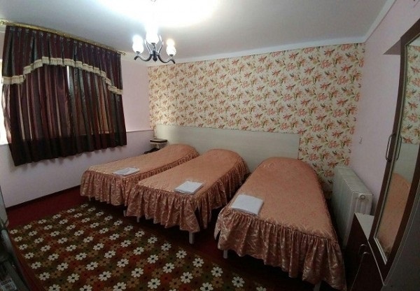 اتاق سه تخته هتل میرعماد قزوین